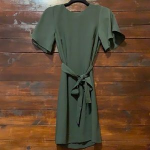 Casual dress, flutter sleeves